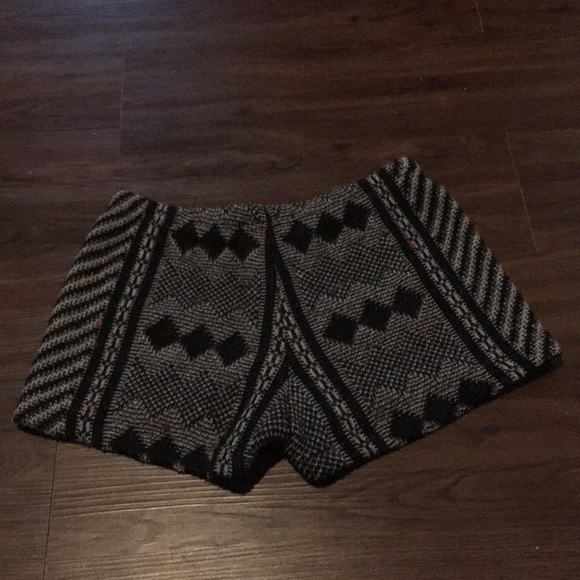 Knit Shorts - Picture 2 of 3